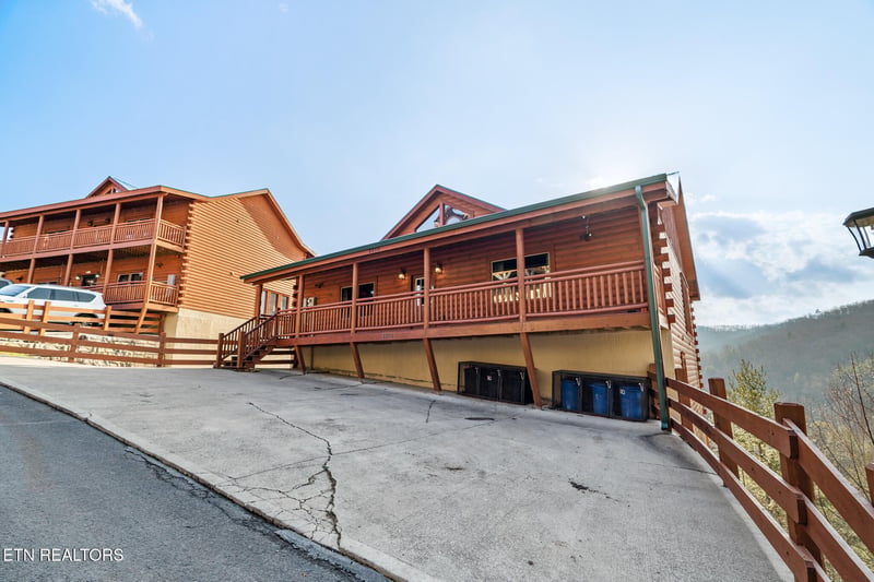 3310 Smoky Ridge Way, Sevierville, TN 37862