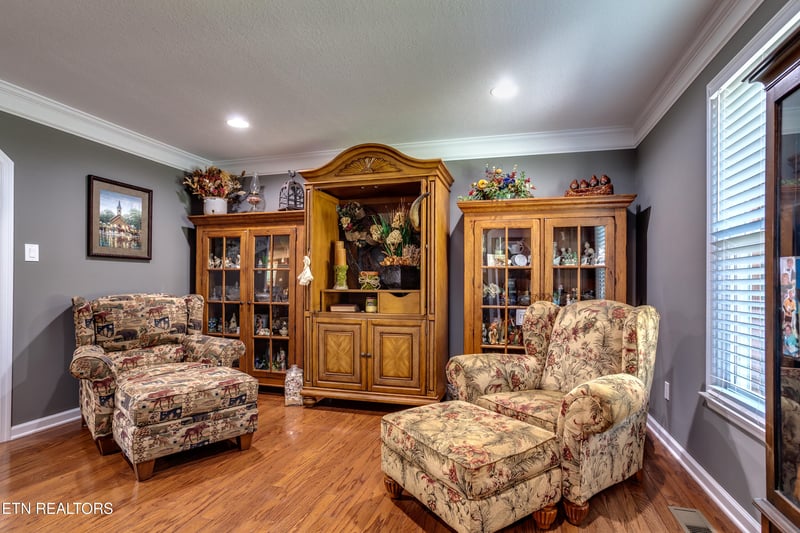 3310 Whispering Oaks Dr, Knoxville, TN 37938