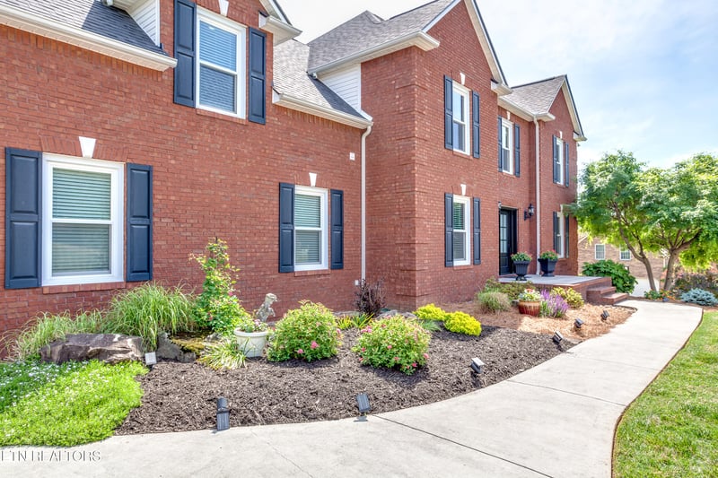 3310 Whispering Oaks Dr, Knoxville, TN 37938
