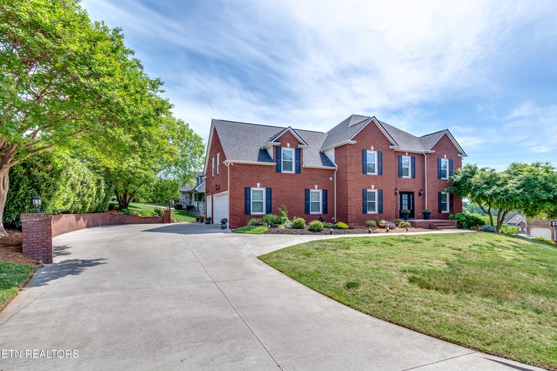 3310 Whispering Oaks Dr, Knoxville, TN 37938