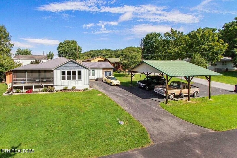3310 Winston St, Pigeon Forge, TN 37863