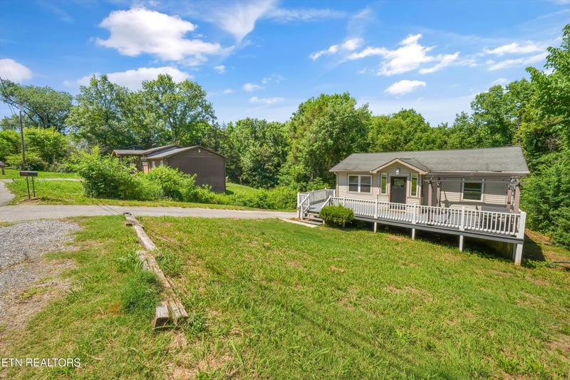 3311 Big Cove Ln, Louisville, TN 37777