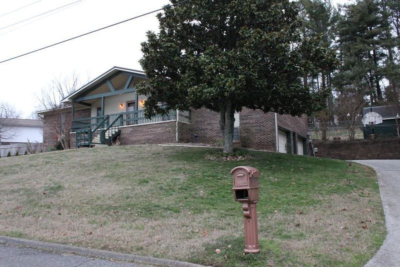 3312 Landmark Dr, Morristown, TN 37814