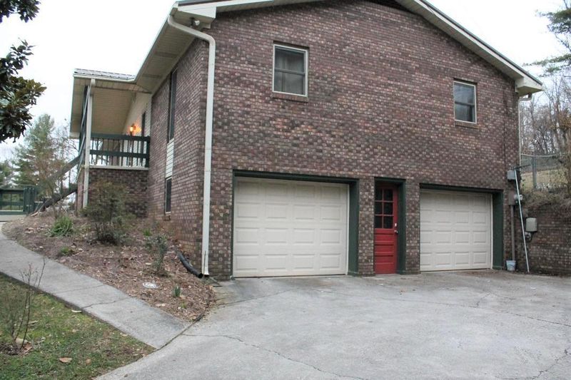 3312 Landmark Dr, Morristown, TN 37814