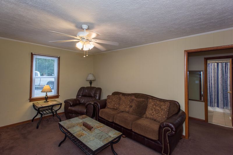 3312 Stamps Ln, Powell, TN 37849