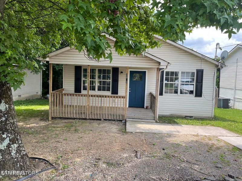 3313 Bishop St, Knoxville, TN 37921