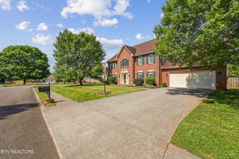 3313 Bridlebrooke Dr, Knoxville, TN 37938