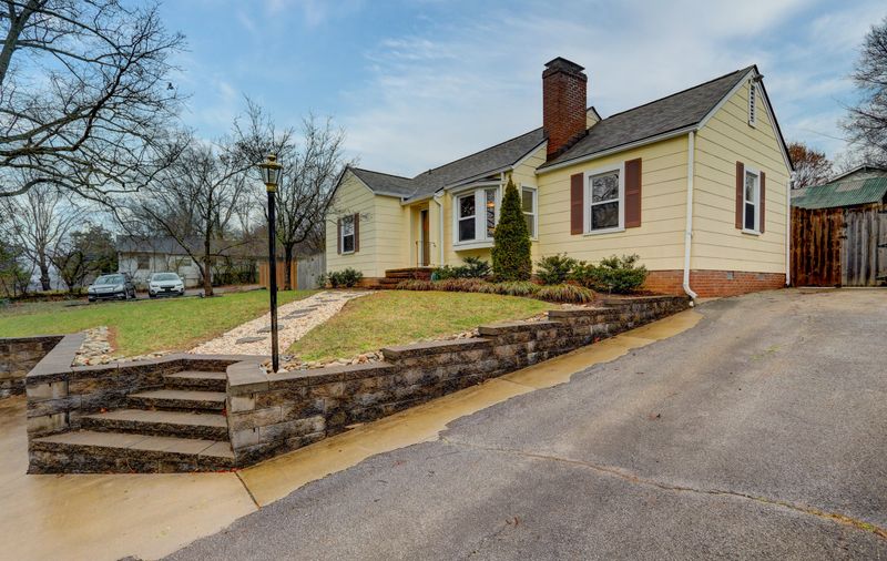 3313 Buffat Mill Rd, Knoxville, TN 37917