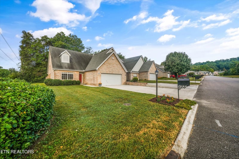 3315 Laurel View Rd, Knoxville, TN 37917