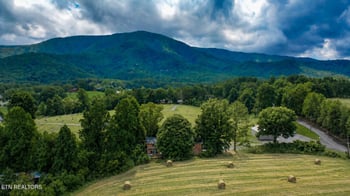 3315 Mattox Cemetery Rd, Sevierville, TN 37862