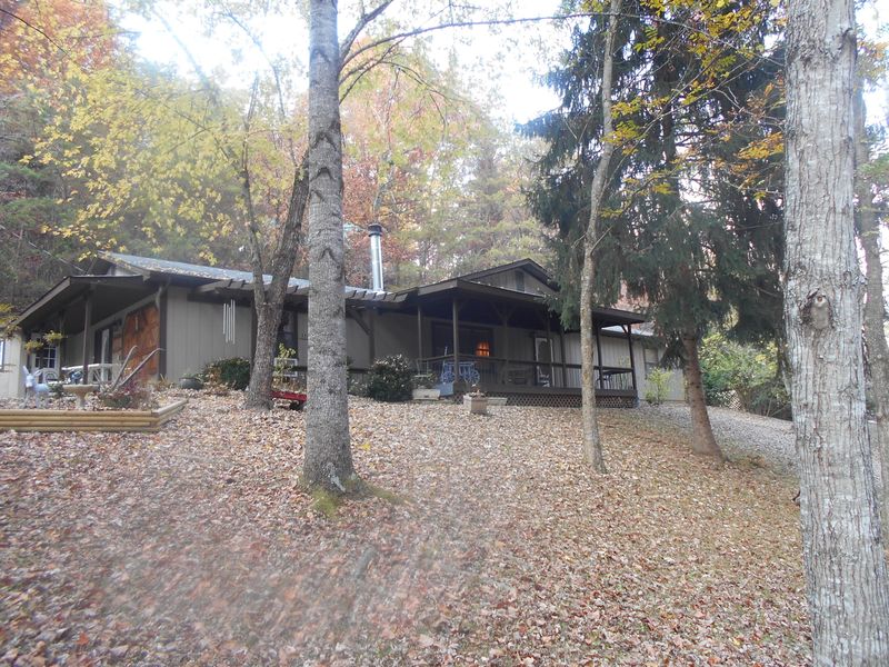 3316 Mr Marshall Dr, Pigeon Forge, TN 37863