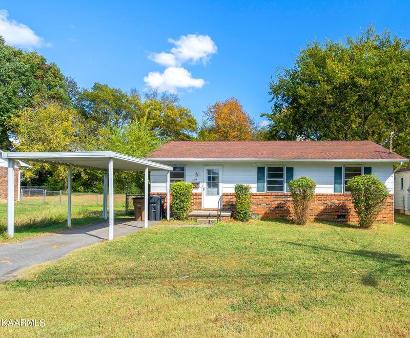 3316 Powers St, Knoxville, TN 37917