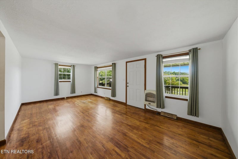 3317 Pink Hatcher Ln, Louisville, TN 37777