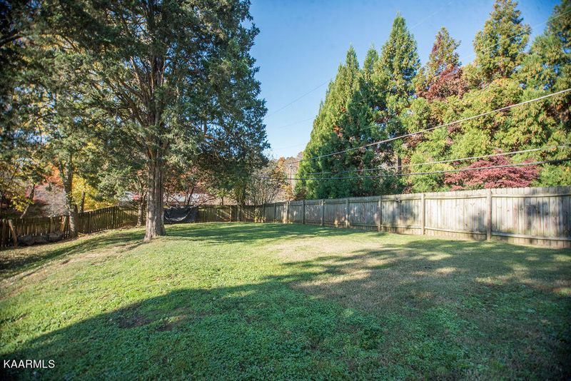 3317 Valley Forge Dr, Knoxville, TN 37920