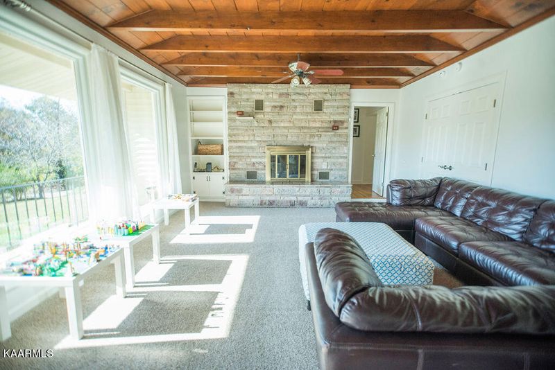 3317 Valley Forge Dr, Knoxville, TN 37920