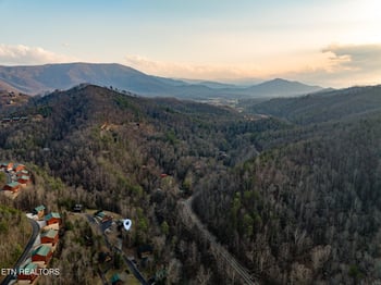 3318 Covered Bridge Way, Sevierville, TN 37862