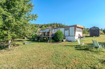 3318 Roberts Rd, Corryton, TN 37721
