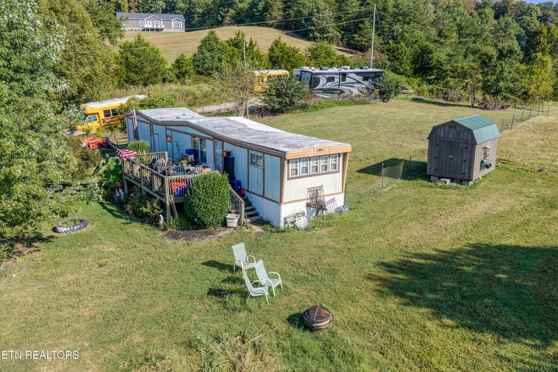 3318 Roberts Rd, Corryton, TN 37721