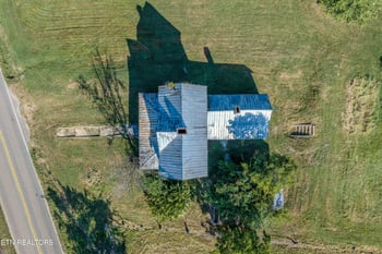 3318 Roberts Rd, Corryton, TN 37721