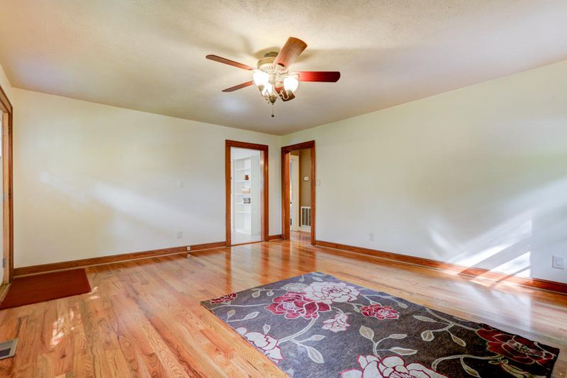 3319 Buffat Mill Rd, Knoxville, TN 37917