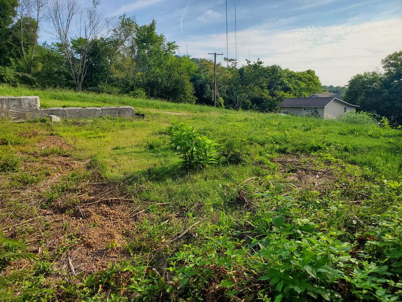 3319 Johnston St, Knoxville, TN 37921