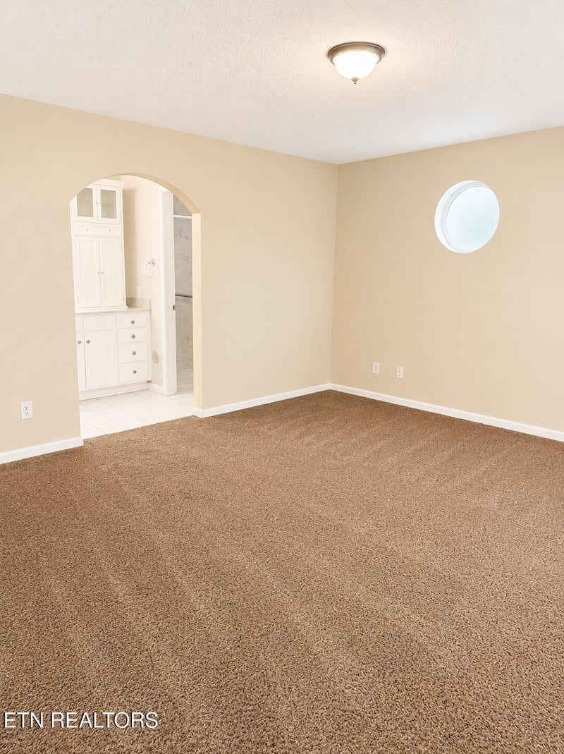 3319 Laurel View Rd, Knoxville, TN 37917