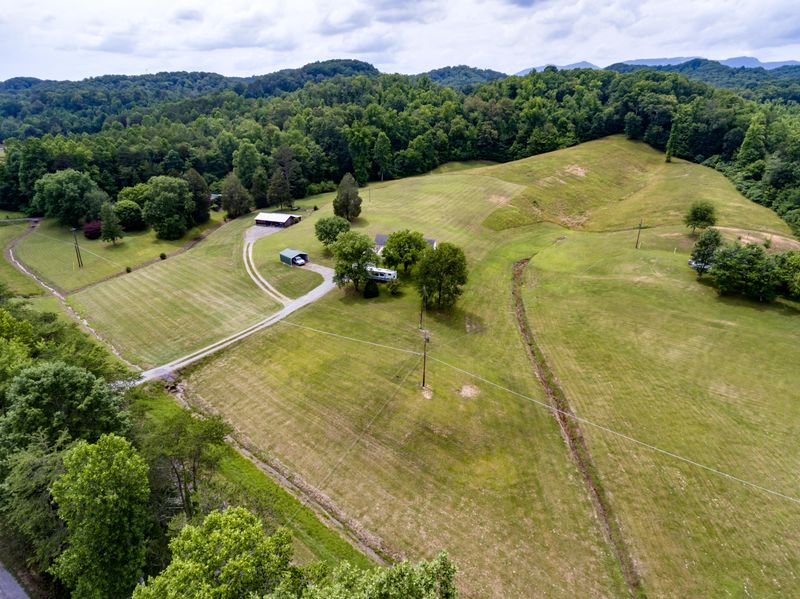 332 Batley Rd, Clinton, TN 37716