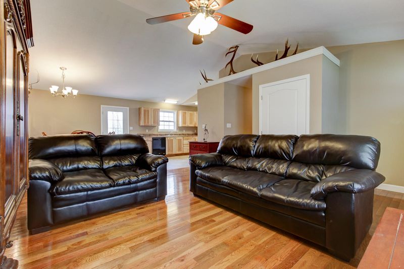 332 Beechwood Ln, Clinton, TN 37716