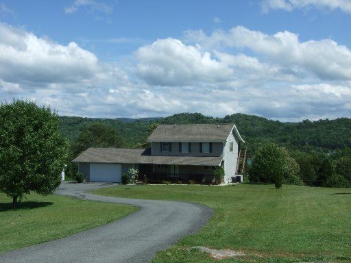 332 Cape Russell Rd, Sharps Chapel, TN 37866