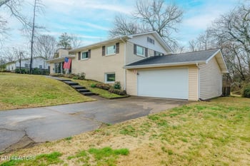 332 Crestview Rd, Knoxville, TN 37934