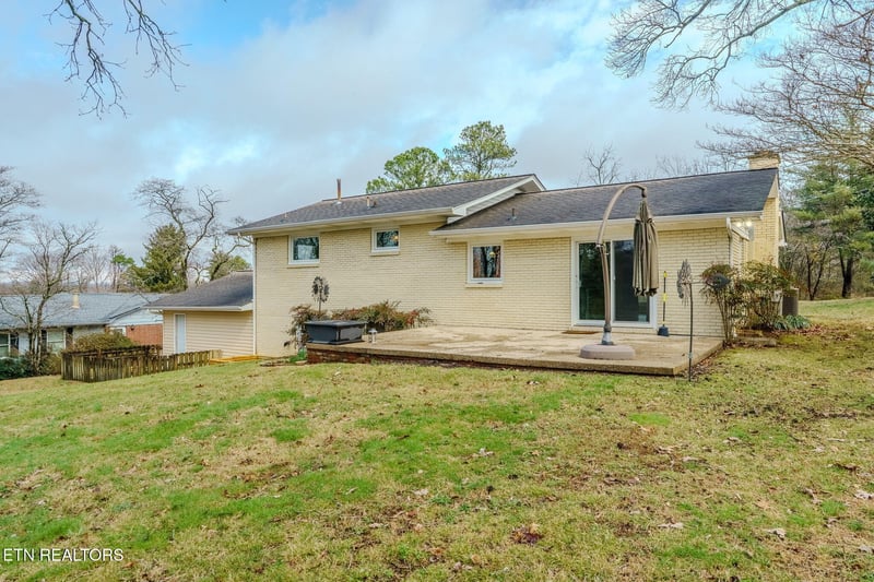 332 Crestview Rd, Knoxville, TN 37934