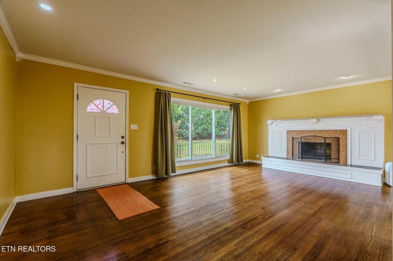 332 Crestview Rd, Knoxville, TN 37934