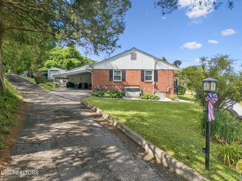 332 Euclid Ave, Kingston, TN 37763