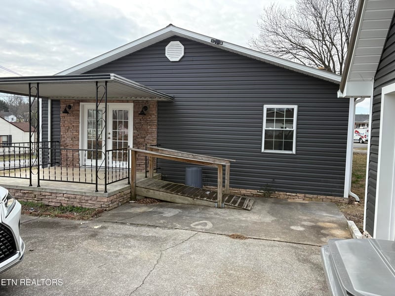 332 Henderson St, Maryville, TN 37804
