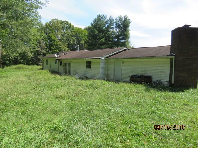 332 Hillcrest Dr, Oneida, TN 37841