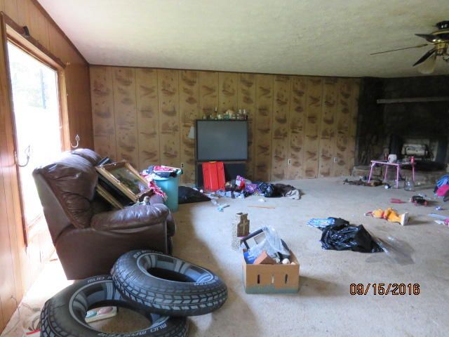 332 Hillcrest Dr, Oneida, TN 37841