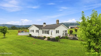 332 Holstein Dr, Lafollette, TN 37766
