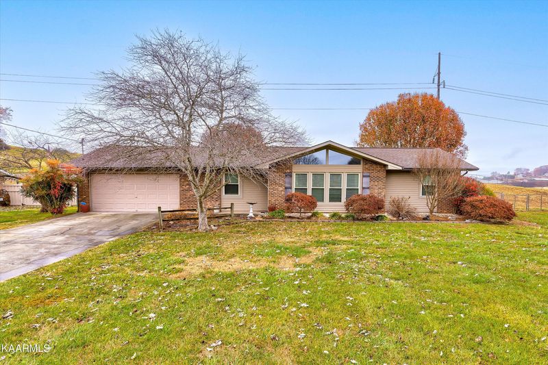 332 Newman Dr, Kodak, TN 37764