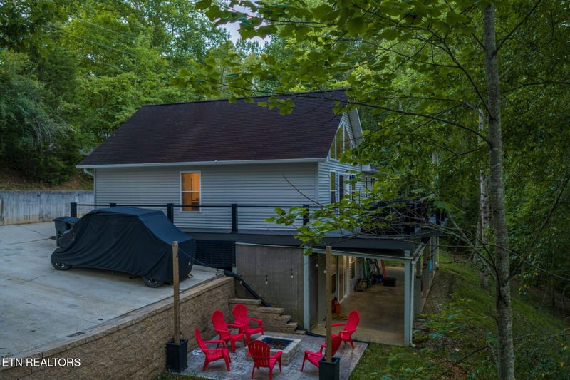 332 Pearl Rd, Lafollette, TN 37766