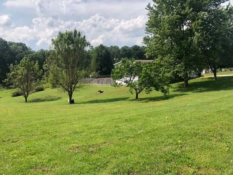 332 Turnpike Rd, Madisonville, TN 37354