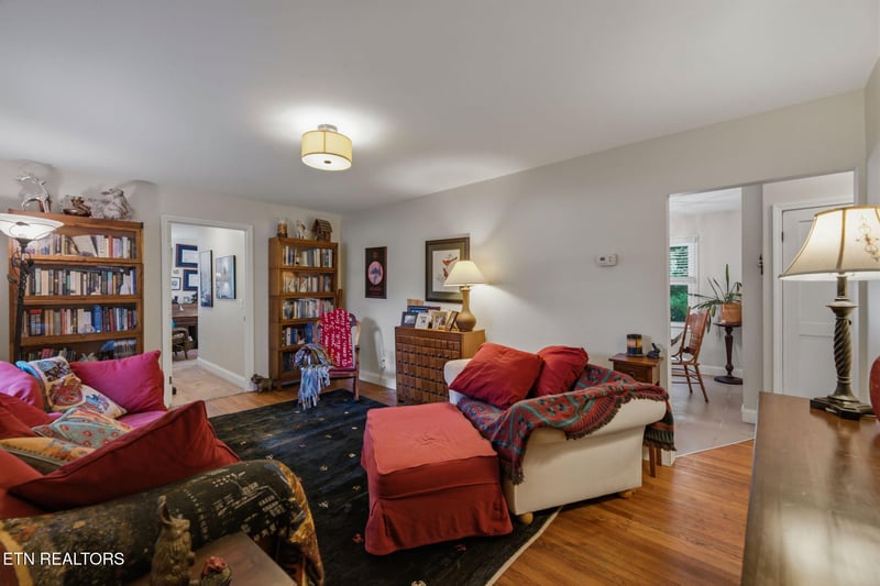 332 Wilson Ave, Maryville, TN 37803