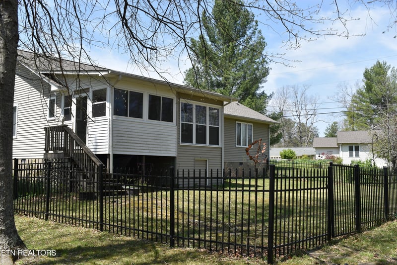 332 Yonside Dr, Sparta, TN 38583