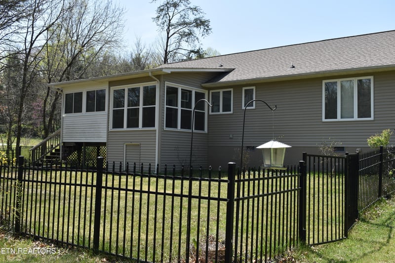332 Yonside Dr, Sparta, TN 38583