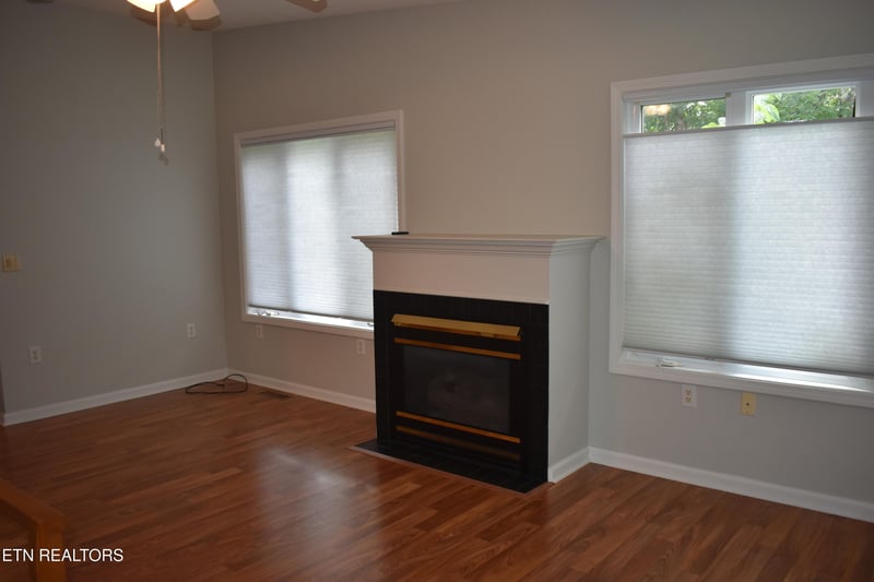 332 Yonside Dr, Sparta, TN 38583