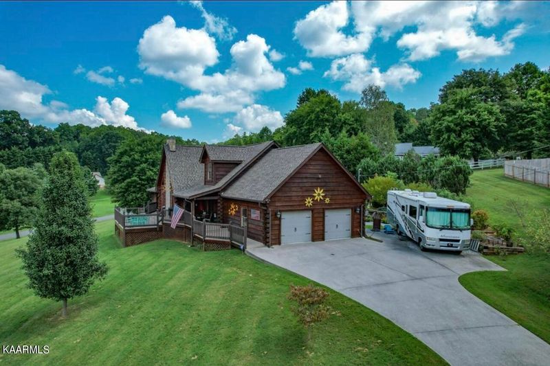 3320 Valley Ln, Sevierville, TN 37862