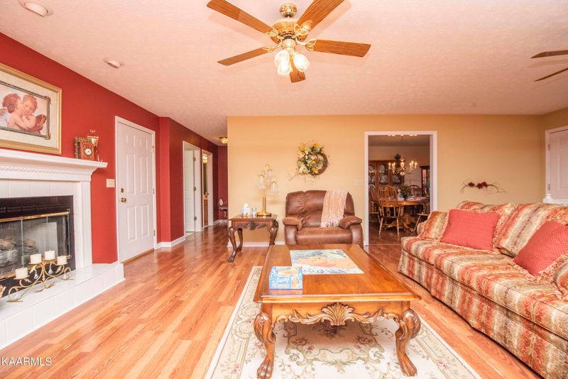 3321 Cunningham Rd, Knoxville, TN 37918