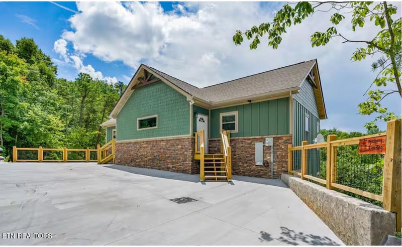 3321 Grouse Ridge Ln, Sevierville, TN 37862