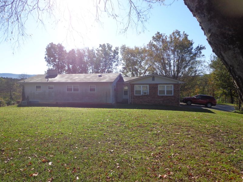 3321 Pineview Rd, Maryville, TN 37803