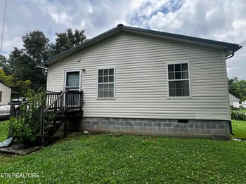 3321 Thomas St, Knoxville, TN 37921