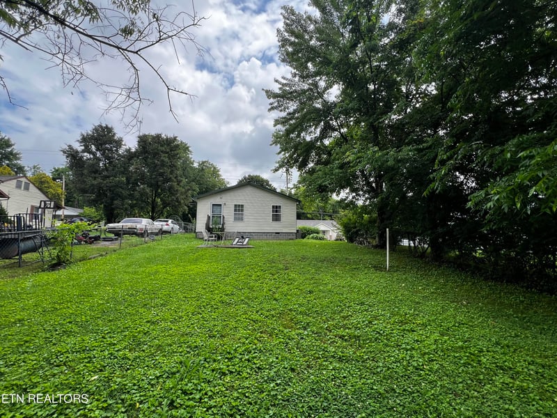 3321 Thomas St, Knoxville, TN 37921